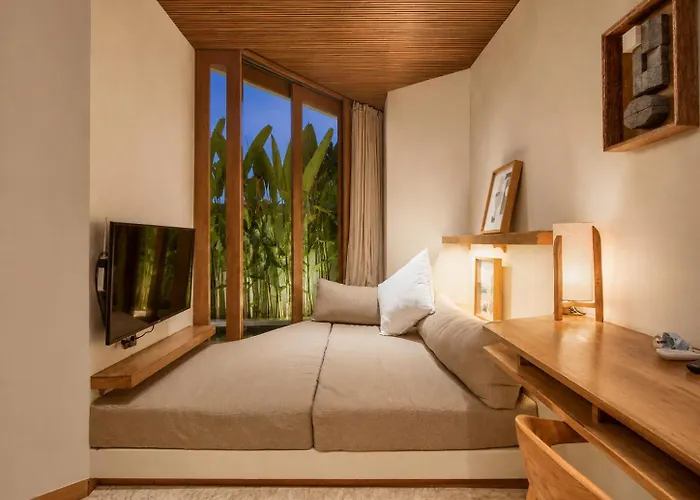 Opulent 1-br Just 800m From Villa